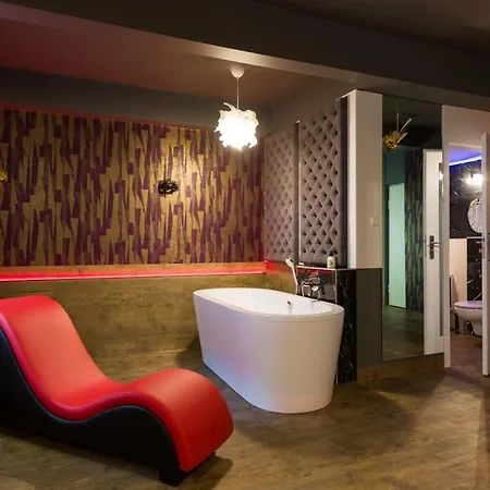 Yourplace Romantic With Private Patio Apartmán *
