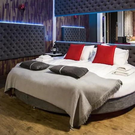 Yourplace Romantic With Private Patio Lejlighed